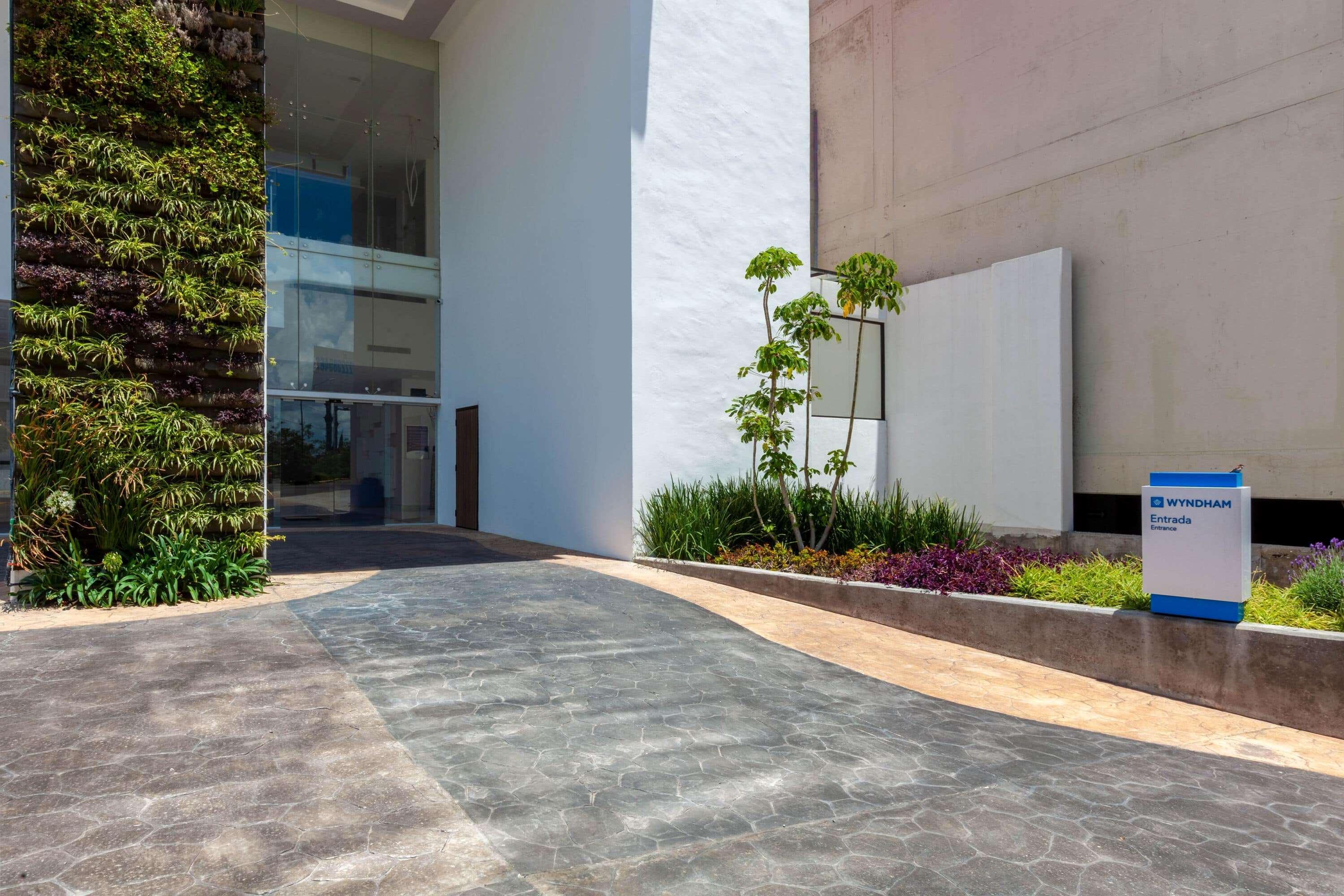 Wyndham Puebla Angelopolis Hotel Exterior photo