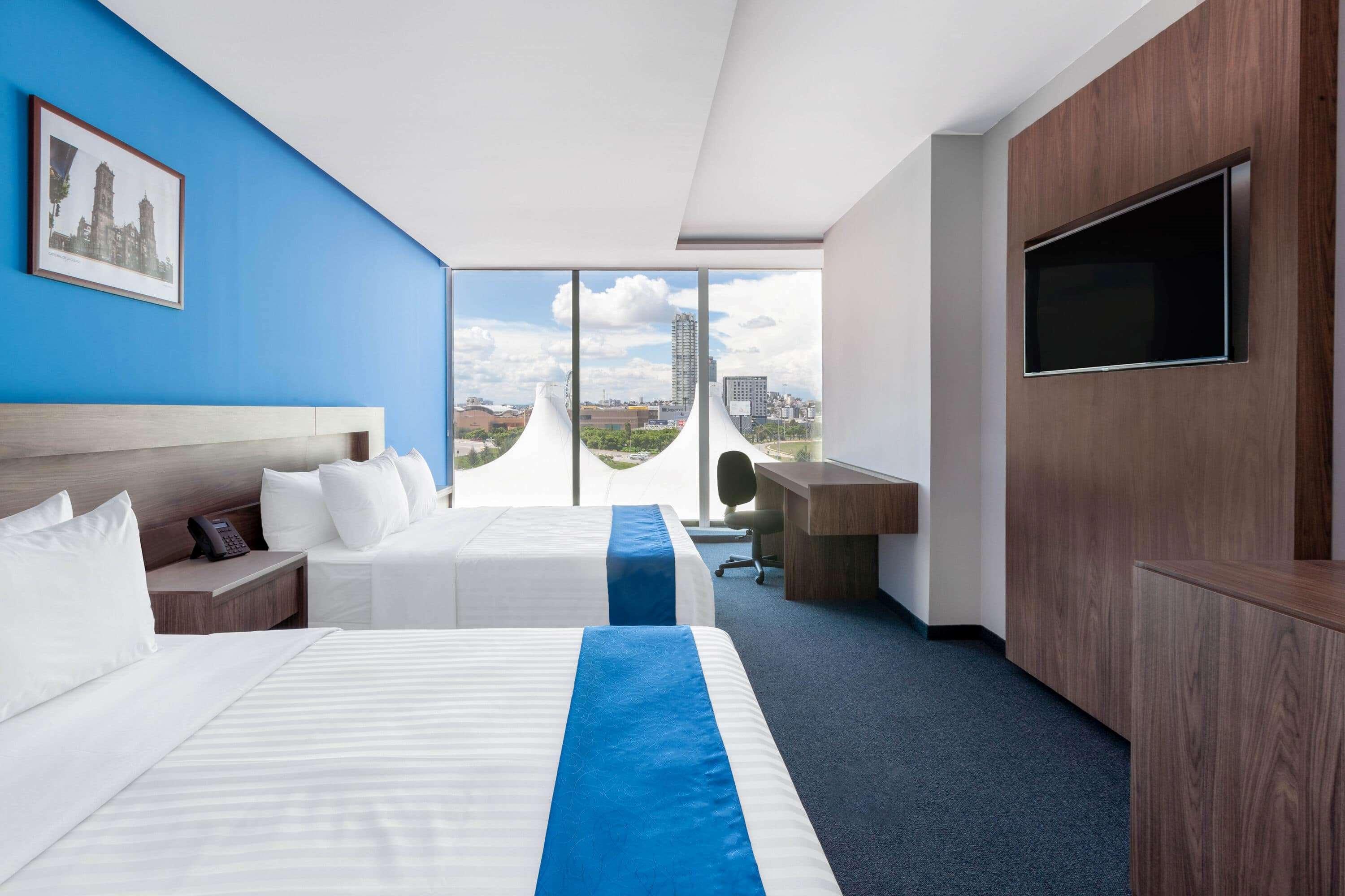 Wyndham Puebla Angelopolis Hotel Exterior photo